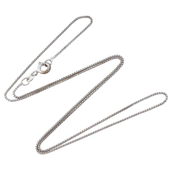 Vintage Italy Sterling Silver 925 0.9mm Box Chain Necklace 18.5" - Picture 1 of 3